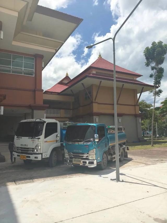 รถดูดส้วมและรถสูบบ่อเกรอะประจำหน้างาน — ดูดส้วมท่อตันนครศรีธรรมราช